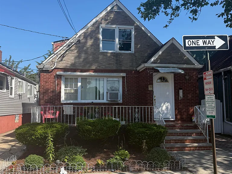 8902 3rd Ave — Photo 1