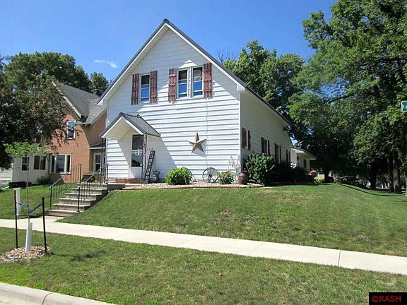 2nd image of 719 4th Ave S