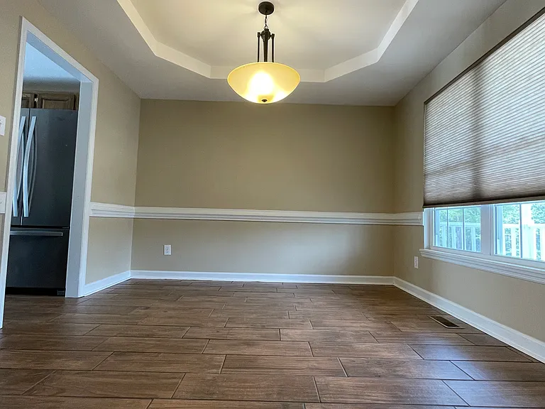 219 Yorkshire Dr — Photo 12