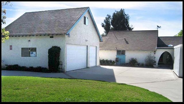 1st image of 9721 Helen Ave