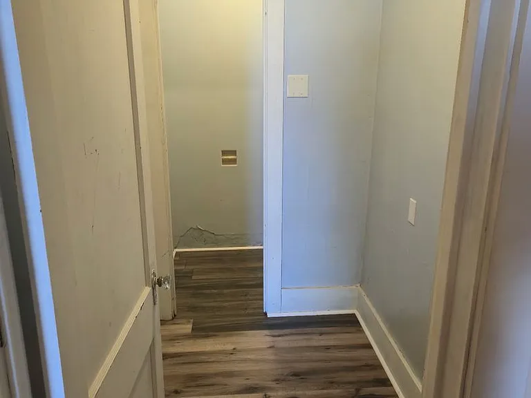 52 Chestnut St — Photo 2