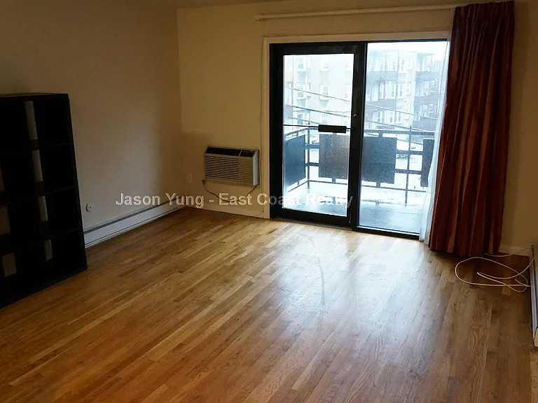 15 Euston Rd #12A — Photo 1