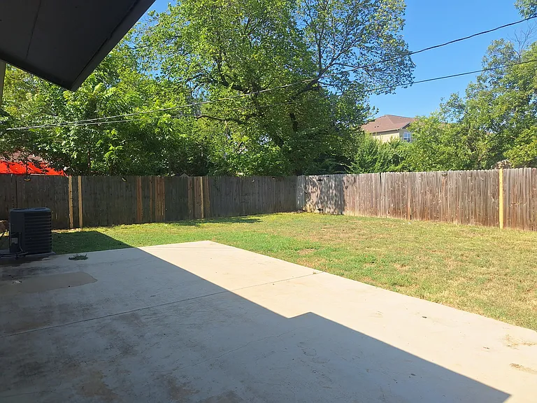 1225 Harrison Ln — Photo 23