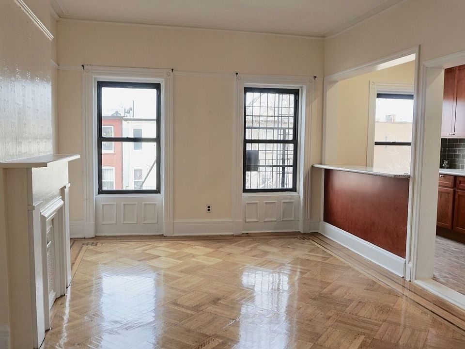 1st image of 267 Macdonough St #3