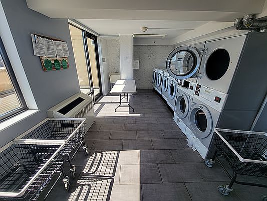 5th image of 2763 Morris Ave APT 1001