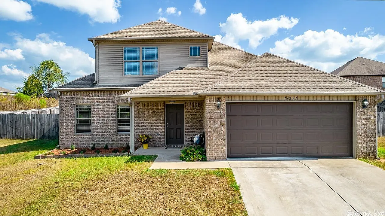 3 bed, 2.5 bath, 1974 sqft, $1,950 — Photo 1