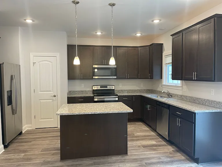 1194 Bluemoon Dr — Photo 6