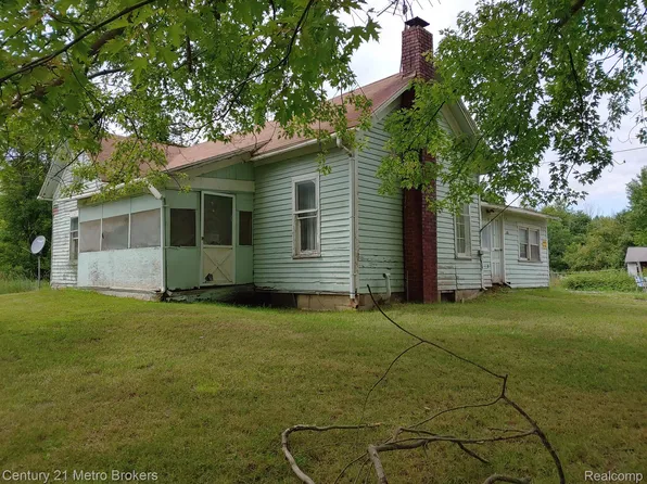 12165 E Farrand Rd, Otisville, MI 48463