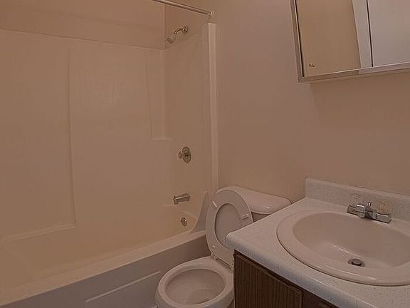 2nd image of 1830 Squire Dr APT 3
