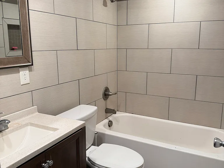 Maplewood Apartments — Photo 11