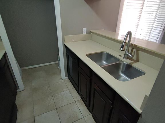 4th image of 1901 Chasewood Cir