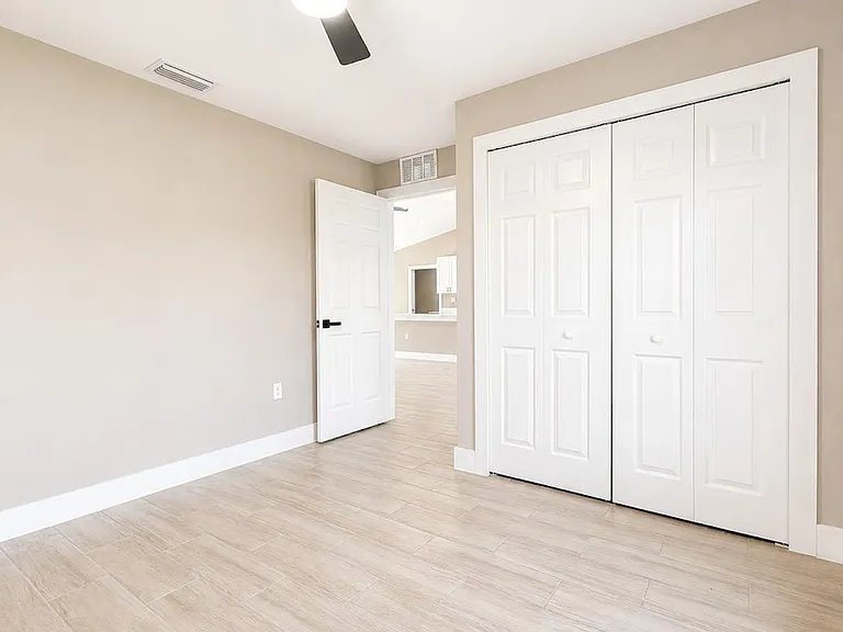 3464 NE 9th Pl — Photo 21