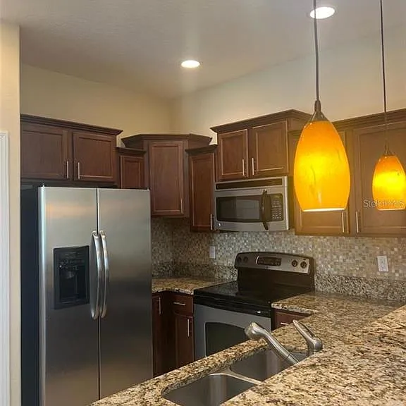 2841 Adelaide Ct — Photo 1