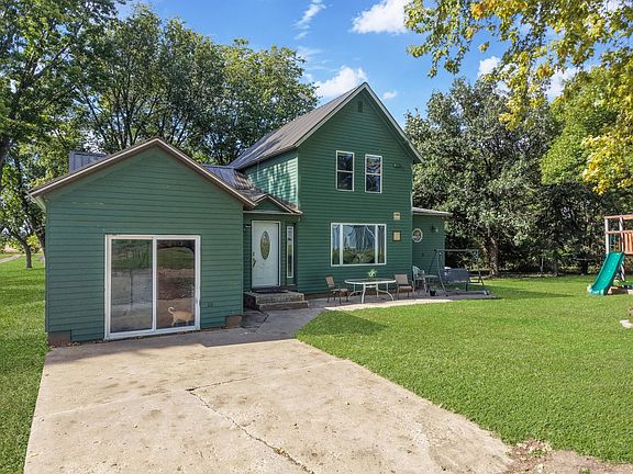 2nd image of 1942 520th St