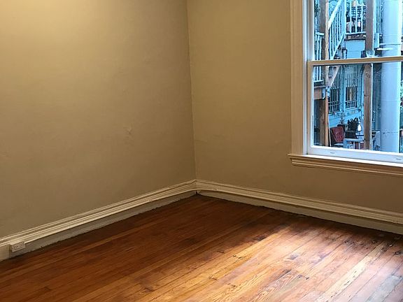 3rd image of 1001 Fell St #1B-1BA-750SQFT