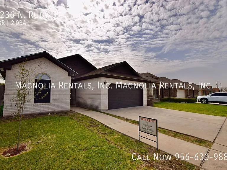 2236 N Ruby St — Photo 2