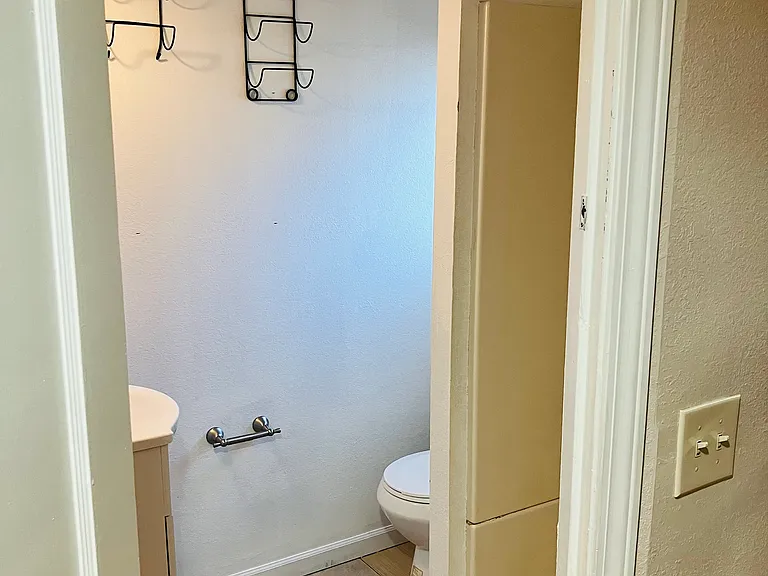 4906 Rainier Ave S #D — Photo 11