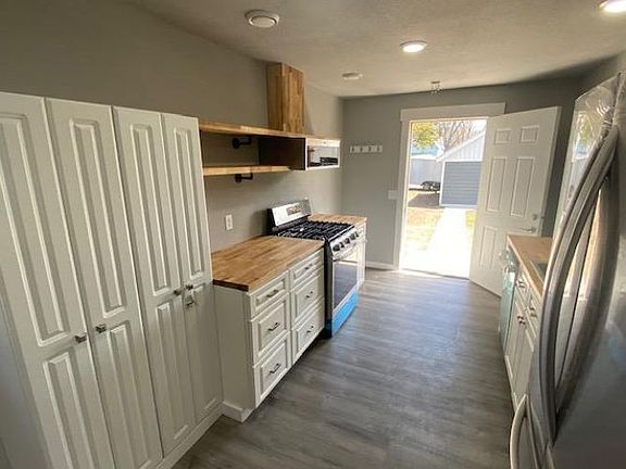 5th image of 1610 9th Ave NE