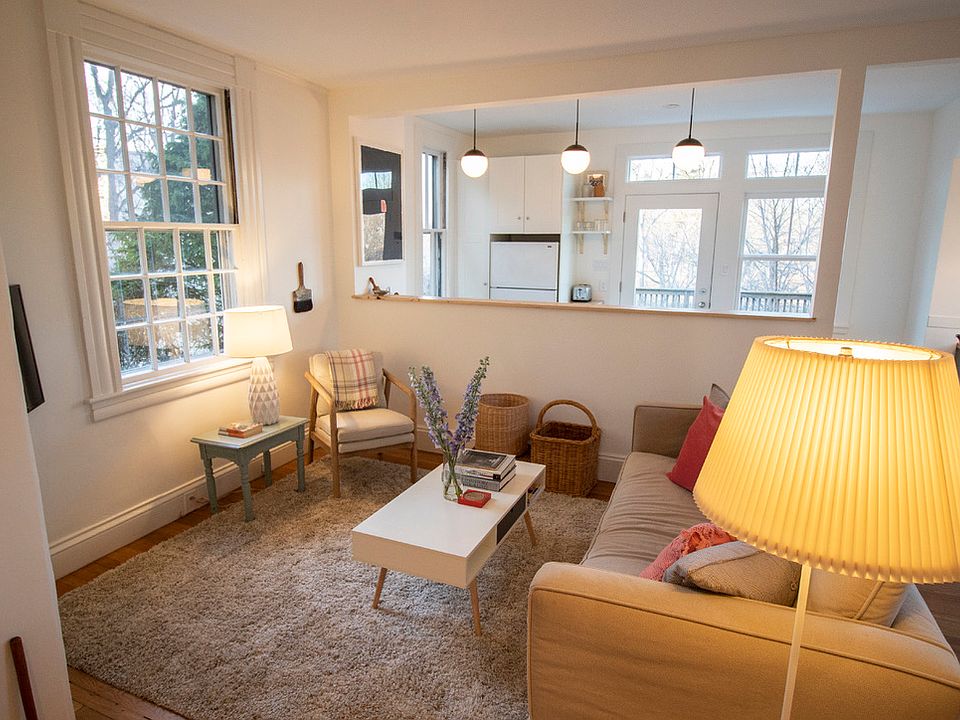 1st image of 52 Maple St #B