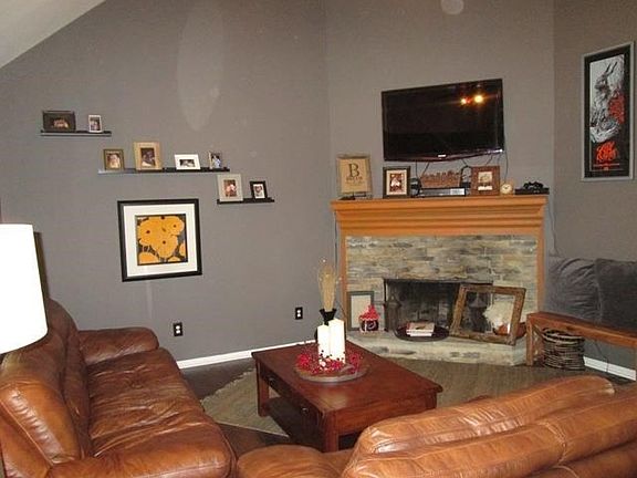 3rd image of 58 Sundown Dr