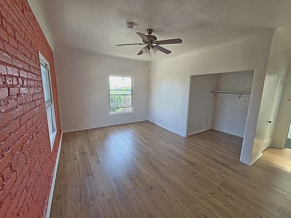 4th image of 1053 N La Jolla Ave #15
