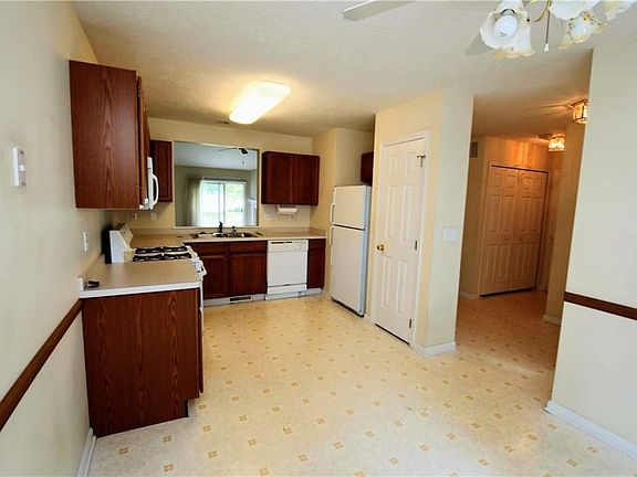 5th image of 260 Heather Ln #52