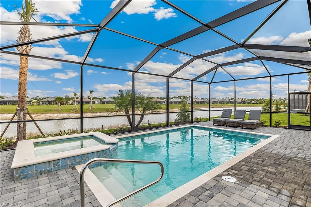 3 bed, 3.0 bath, 2247 sqft, $9,500 — Photo 3