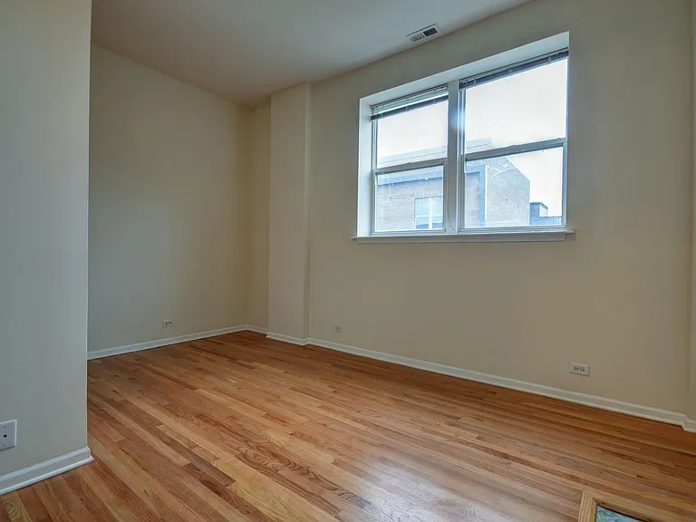 3257 N Sheffield Ave #306 — Photo 9