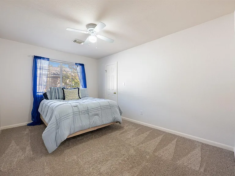 4435 Hunters Lodge Dr — Photo 33
