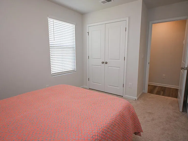 552 Kingfisher Ct — Photo 17