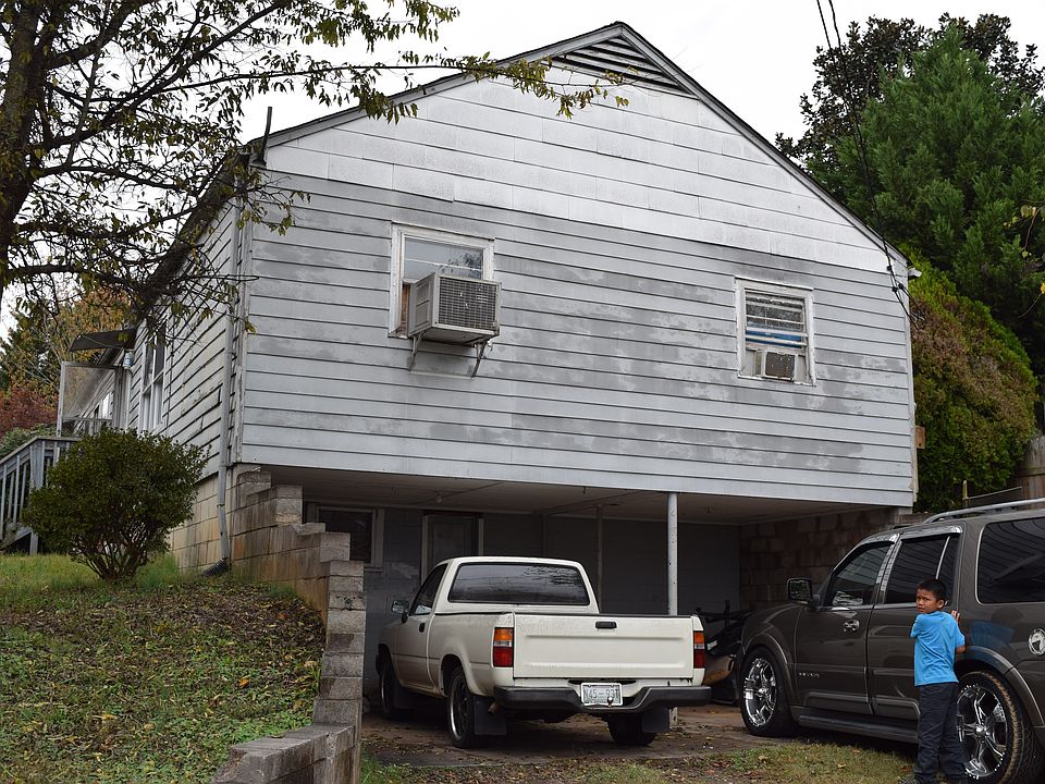 2nd image of 116 Hamilton Cir