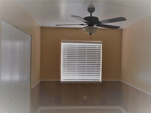 3rd image of 3005 Beachcomber Dr #A