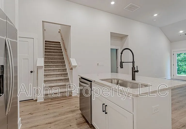 1554 Shallons Ct — Photo 12