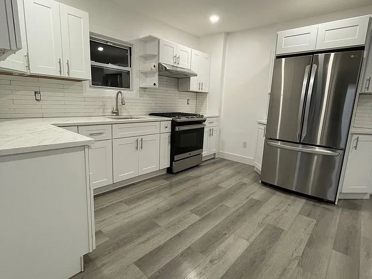 410 Port Richmond Ave #2 — Photo 14