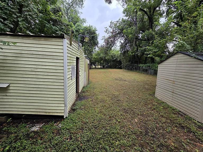 1104 Sherman St — Photo 13