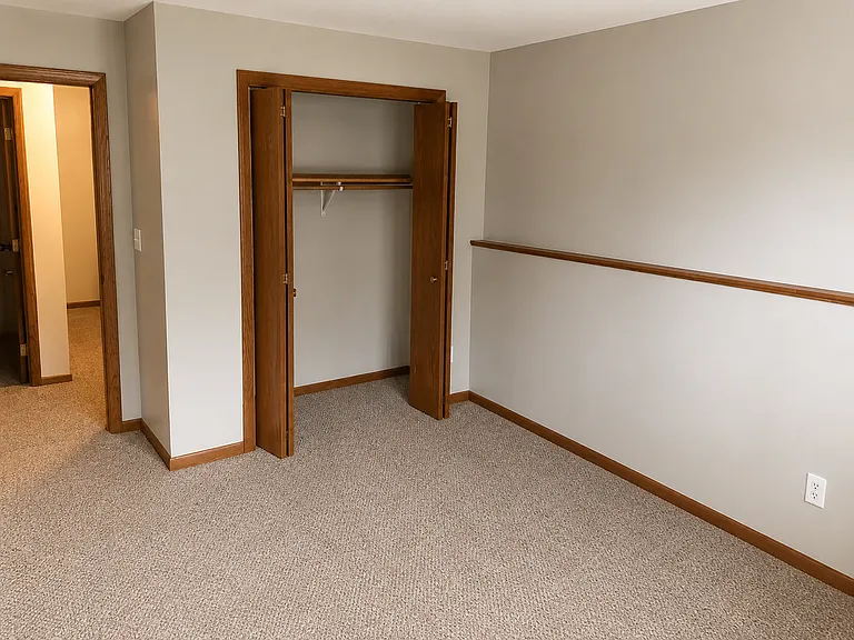 3320-22 Rosewood Dr — Photo 16