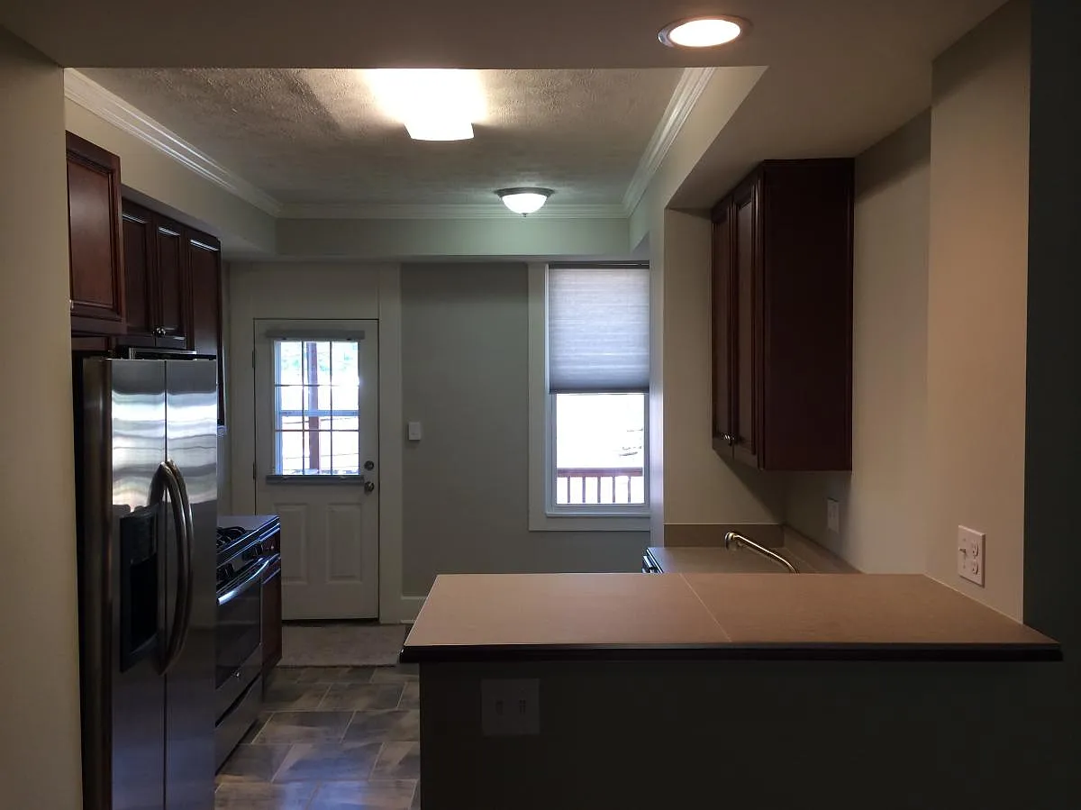 4 bed, 1.5 bath, 2000 sqft, $1,700 — Photo 2