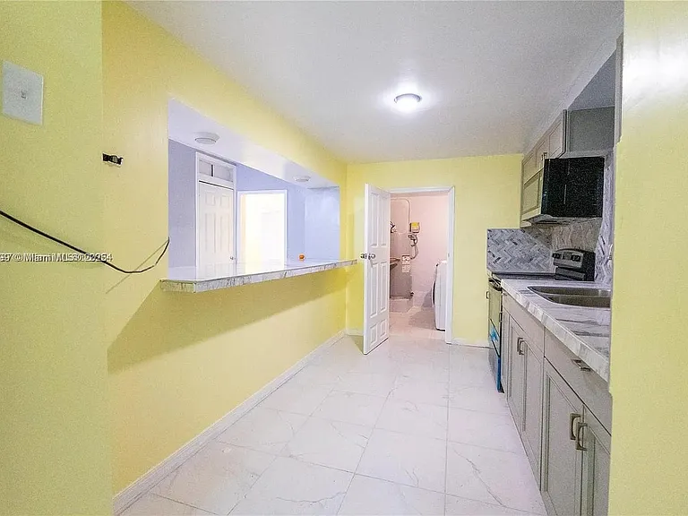 15735 NW 28th Ct — Photo 5