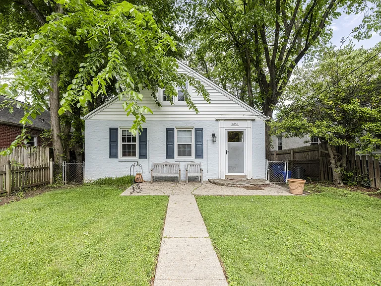 4850 Crescent St — Photo 1