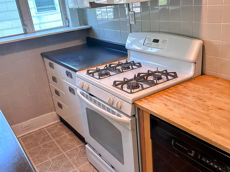 2461 Norwood Ave #1 — Photo 5