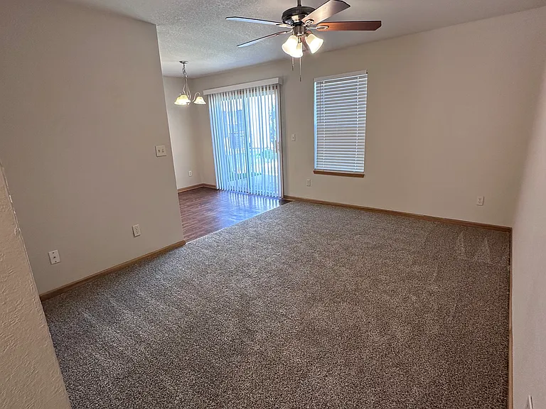 109 NE Adams Dairy Pkwy — Photo 5