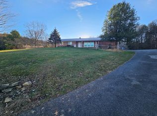 11557 Pine Camp Rd, Coeburn, VA 24230