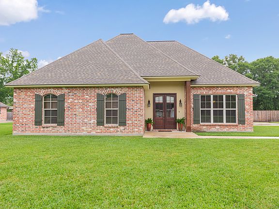2nd image of 1014 Sandy Ln
