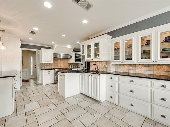 5th image of 3401 Therondunn Dr