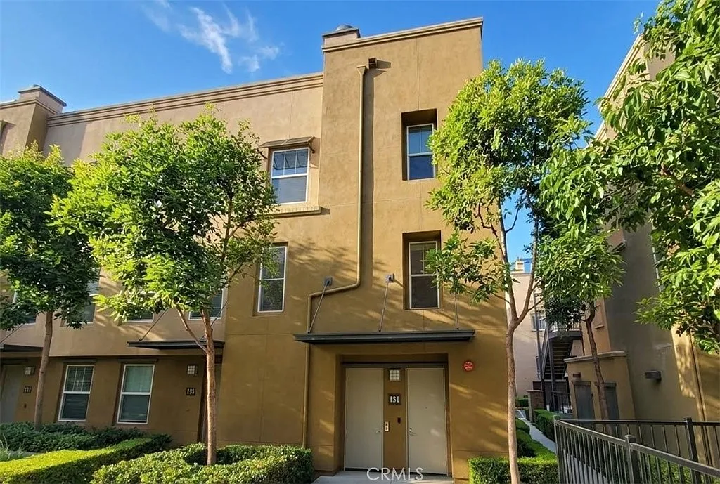 1 bed, 1688 sqft, $3,200 — Photo 1