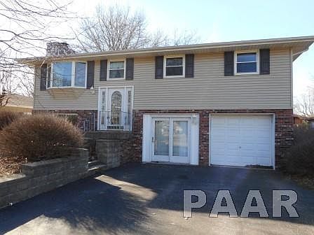 1st image of 329 N Lakeshore Dr