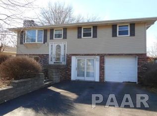 329 N Lakeshore Dr, Hanna City, IL 61536