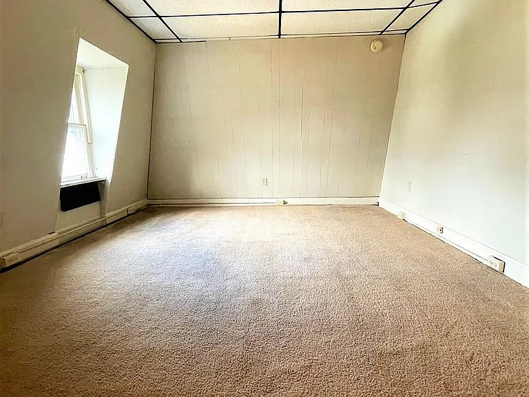 219 W Water St — Photo 4