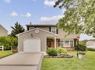 23 Cherry Ln, Howell, NJ 07731