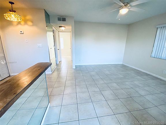 3rd image of 402 Lakeside Dr #108